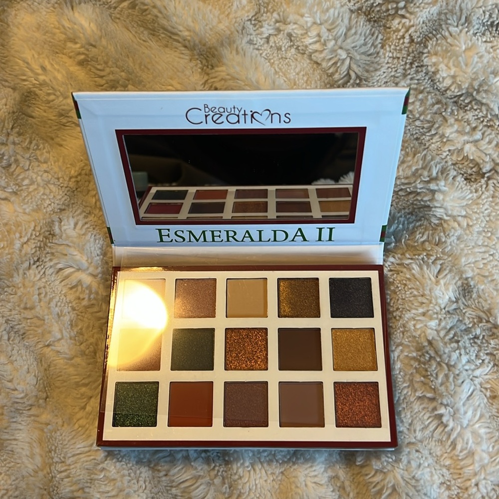 Makeup - Picture 5 of 15